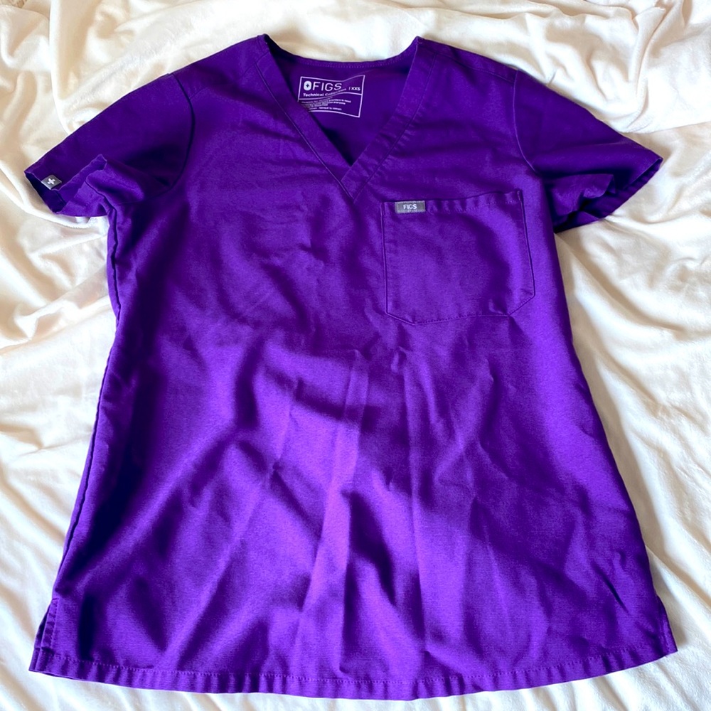 FIGS Ultra Violet Catarina Scrub Top. XXS